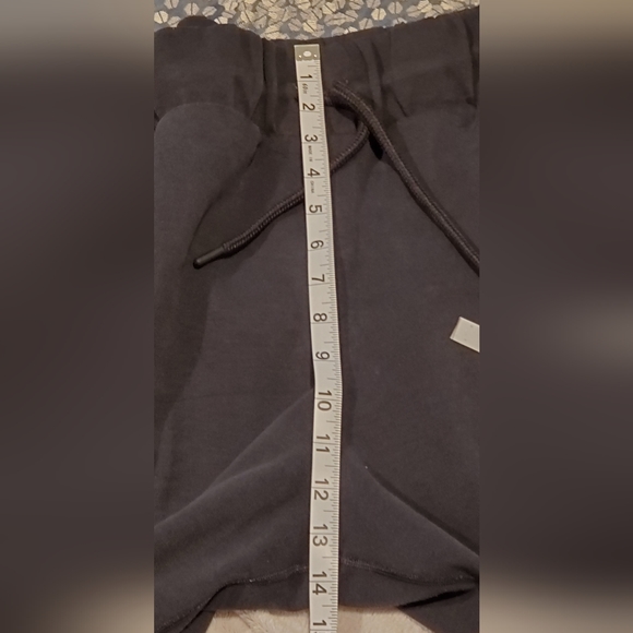 Gymshark Cropped Sweatpants, Sz. M - Picture 5 of 7